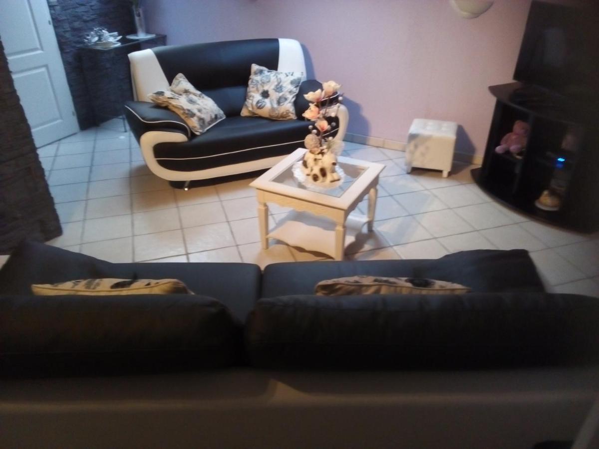 La Belle Endormie - Appartement A Fenetrange Luaran gambar