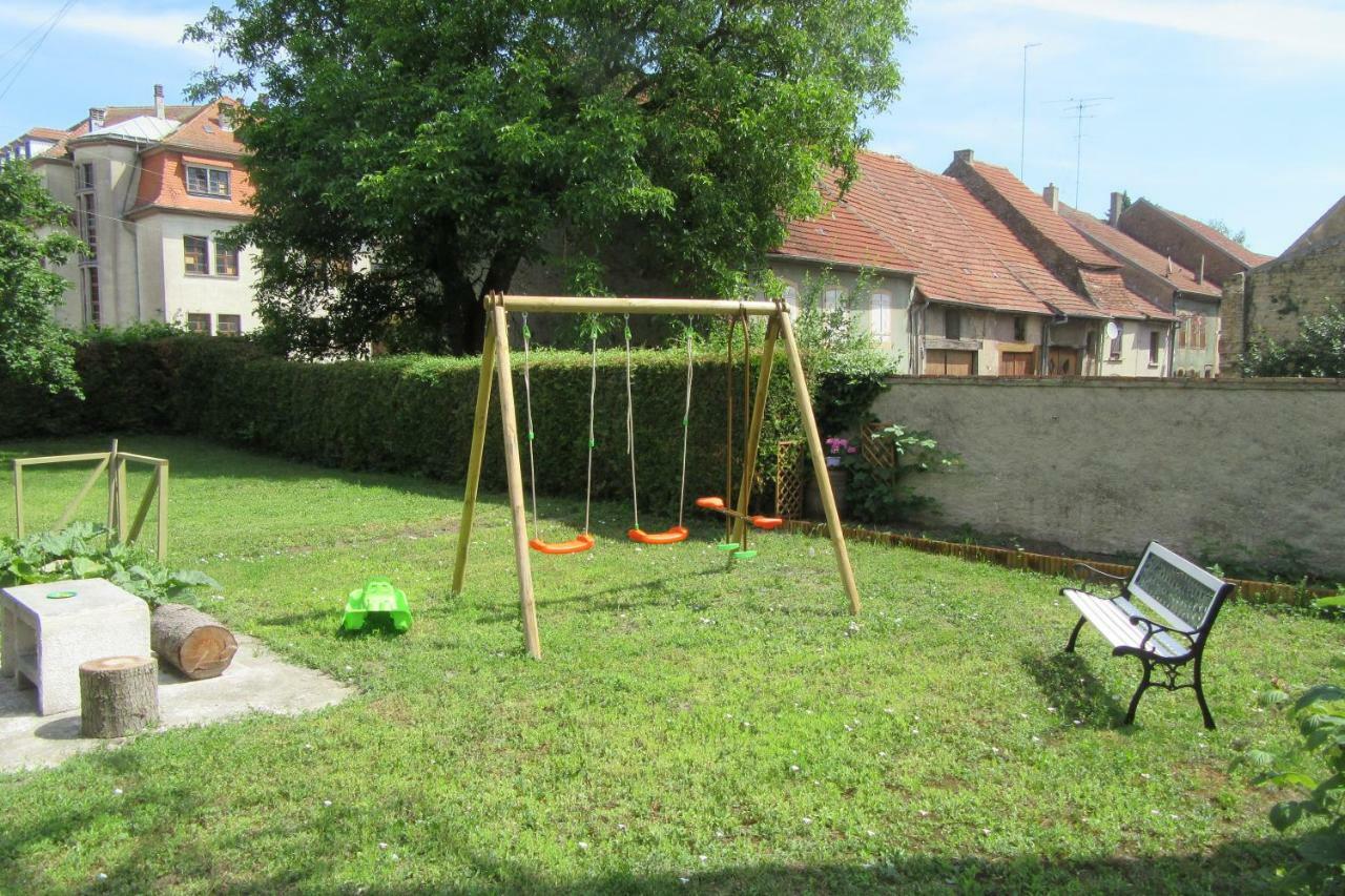 La Belle Endormie - Appartement A Fenetrange Luaran gambar